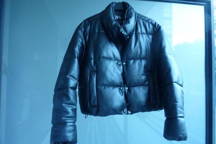 ZARA PU leren puffer jack maat L, Kleding | Dames, Jassen | Winter, Zo goed als nieuw, Maat 42/44 (L), Zwart, Verzenden