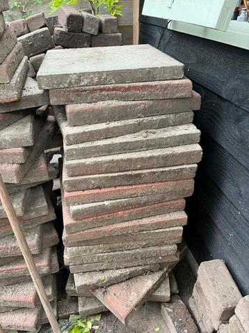 Tuintegels verschillende 50x50cm beschikbaar voor biedingen