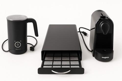 Nespresso set: apparaat, melkopschuimer en houder, Witgoed en Apparatuur, Koffiezetapparaten, Gebruikt, Ophalen
