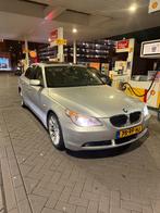 YOUNGTIMER BMW 5-Serie 2.5 I 525 AUT 2005 Grijs, Auto's, Automaat, Achterwielaandrijving, 2000 kg, Particulier