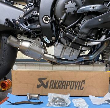 Akrapovic nieuw R6 track day link pipe L-Y6S04/TD beschikbaar voor biedingen