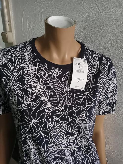 Nieuw leuk donkerblauw shirt met bladeren Bershka S 36 38, Kleding | Dames, T-shirts, Nieuw, Maat 38/40 (M), Blauw, Korte mouw