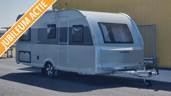 Adria Altea 502 UL 60 Years Edition, Caravans en Kamperen, Caravans, Bedrijf, tot en met 4, 1000 - 1250 kg, Rondzit, Adria, 2 aparte bedden