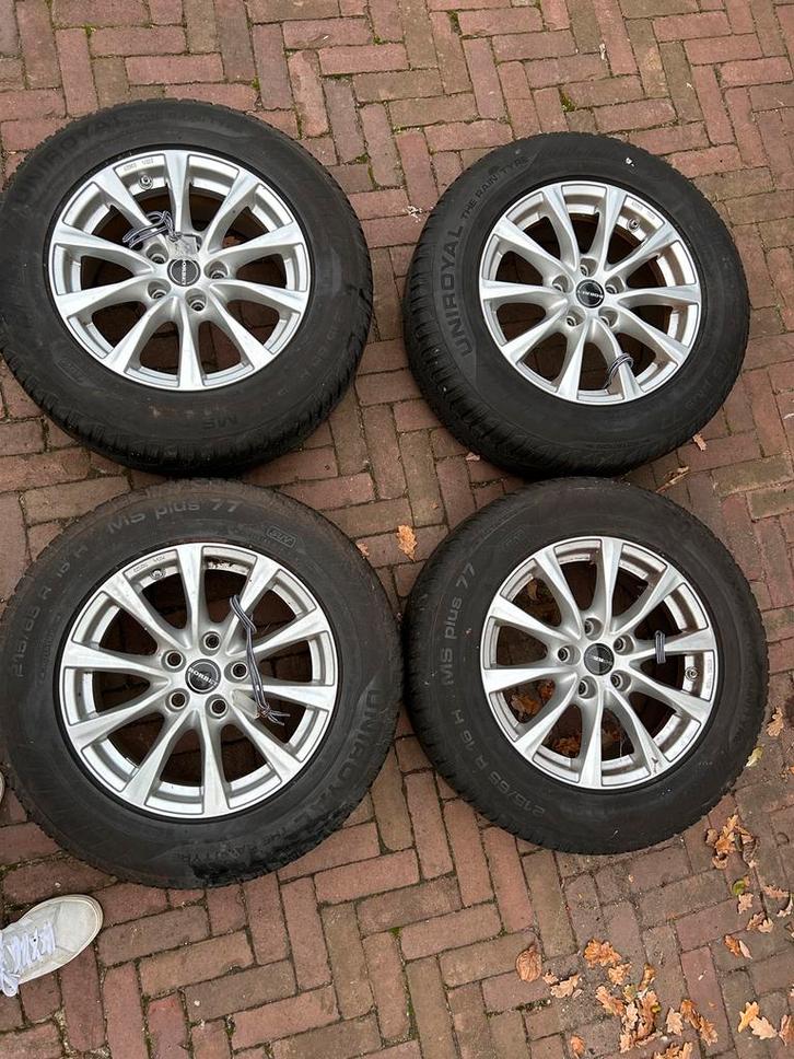 Borbet Velgen met Winterbanden - Lexus UX250 5x114,3, Auto-onderdelen, Banden en Velgen, Banden en Velgen, Winterbanden, 16 inch
