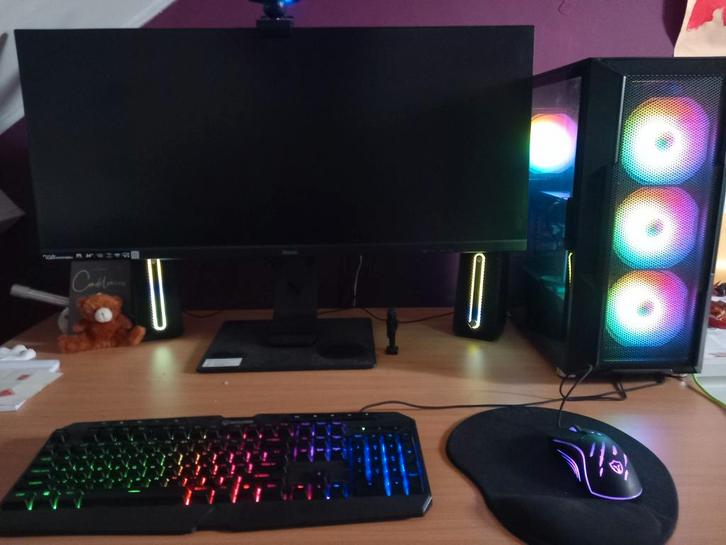 Krachtige Gaming PC  inclustief t248 stuur en winwing hotas!, Computers en Software, Desktop Pc's, Zo goed als nieuw, 4 Ghz of meer