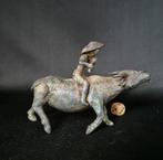 Fluitspeler op koe Chinees brons, Antiek en Kunst, Antiek | Koper en Brons, Ophalen of Verzenden
