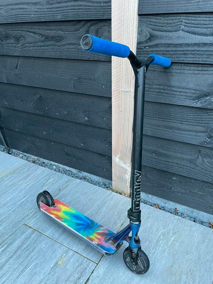 Custom stuntstep, Fietsen en Brommers, Steps, Zo goed als nieuw, Gewone step, Ophalen