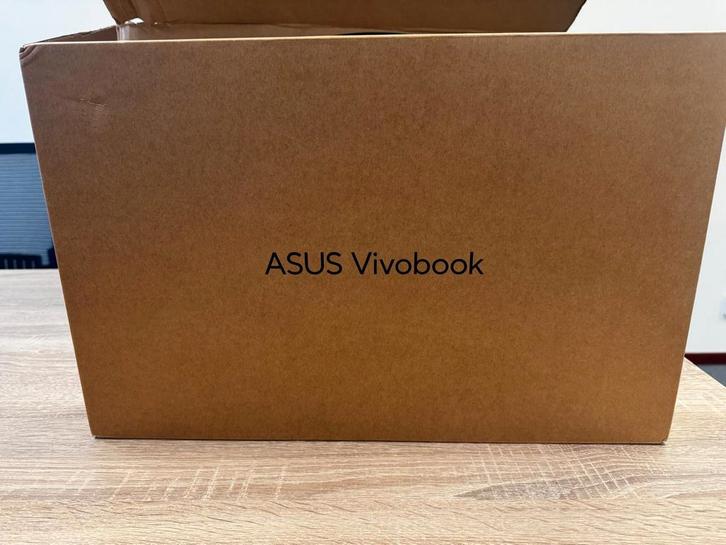 ASUS Vivobook 18" Ryzen 7, 16GB RAM, 512GB SSD - Nieuw!, Computers en Software, Windows Laptops, Nieuw, 17 inch of meer, SSD, 16 GB