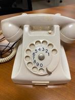 Witte bakelieten telefoon PTT, Telecommunicatie, Vaste telefoons | Niet Draadloos, Ophalen of Verzenden, Gebruikt, Met draaischijf