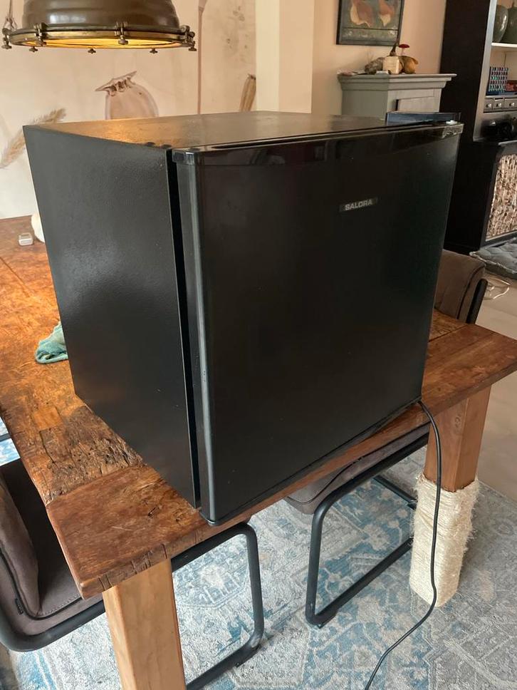 Salora Koelkast - Compact en Handig!, Witgoed en Apparatuur, Koelkasten en IJskasten, Gebruikt, Zonder vriesvak, Minder dan 75 liter