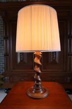 Tafellamp, Schemerlamp. Getorste kolom., Ophalen, Hout, 50 tot 75 cm, Klassiek