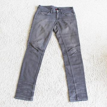 Grijze Divided Spijkerbroek (Maat 38) - 501 € 15,- beschikbaar voor biedingen