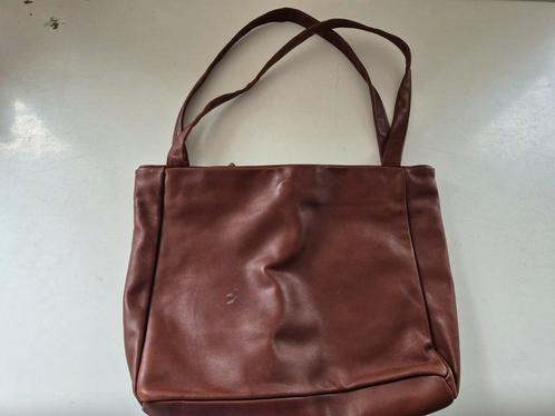 Grote leren tas met 3 grote vakken. ., Sieraden, Tassen en Uiterlijk, Tassen | Damestassen, Zo goed als nieuw, Handtas, Bruin
