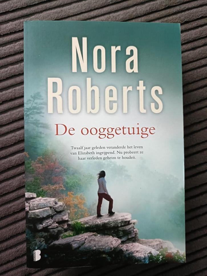 Nora Roberts - De ooggetuige, Boeken, Thrillers, Zo goed als nieuw, Ophalen of Verzenden