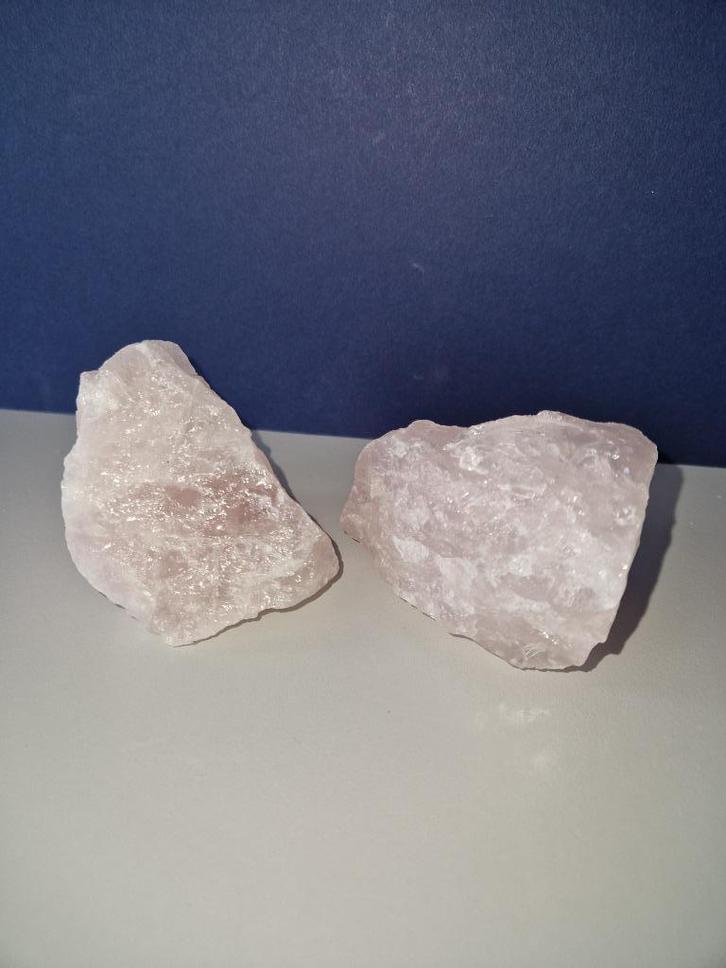 rozenkwarts edelsteen mineraal 2 stukken, Verzamelen, Mineralen en Fossielen, Mineraal, Ophalen of Verzenden