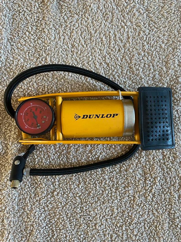 Dunlop Voetpomp / fietspomp met Manometer, Fietsen en Brommers, Fietsaccessoires | Fietspompen, Gebruikt, Drukmeter, Ophalen of Verzenden