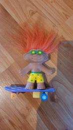 Vintage troll jaren 90 op skateboard met oranje haar, Verzamelen, Poppetjes en Figuurtjes, Ophalen of Verzenden, Zo goed als nieuw
