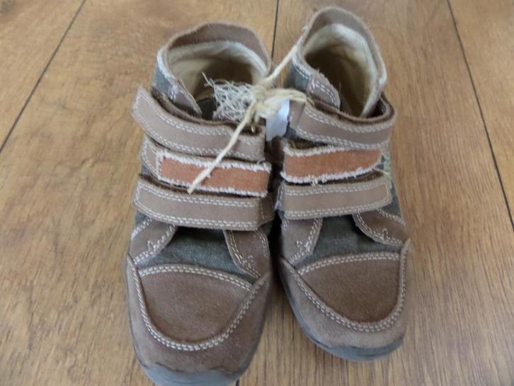 suede en stof bruine jongensschoen maat 31 Naturino Falc, Kinderen en Baby's, Kinderkleding | Schoenen en Sokken, Zo goed als nieuw