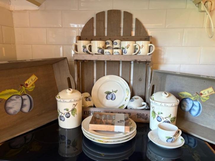 Jet by ter Steege servies La Prune / pruim,, Huis en Inrichting, Keuken | Servies, Nieuw, Compleet servies, Overige stijlen, Aardewerk