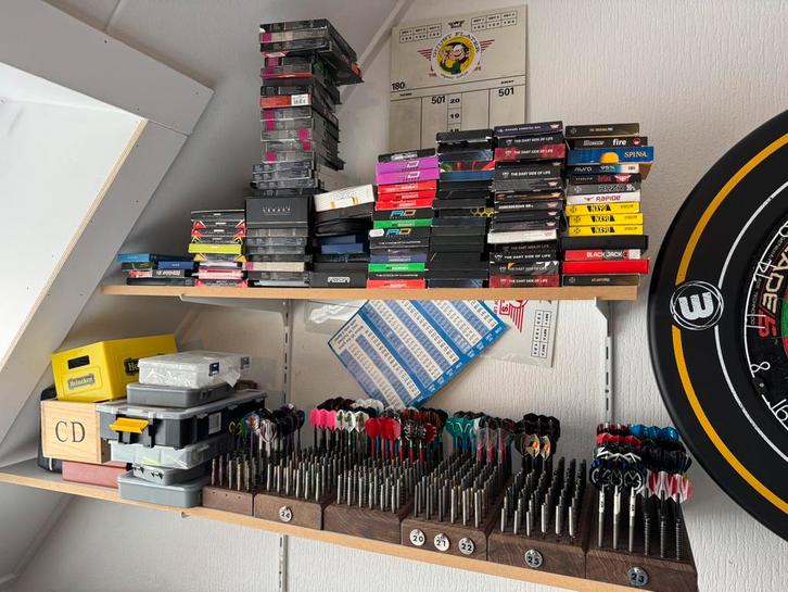 Gezocht grote partijen en verzamelingen dartpijlen, Sport en Fitness, Darts, Zo goed als nieuw, Pijlen, Ophalen of Verzenden