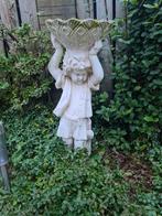 Tuinbeeld meisje met vogelbad, Tuin en Terras, Ophalen, Gebruikt, Beton, Mensenbeeld