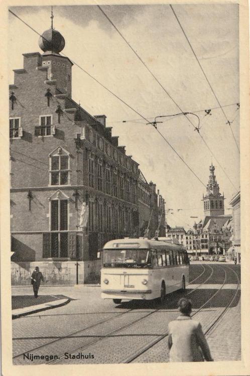 Nijmegen, Stadhuis. Trolleybus, Verzamelen, Ansichtkaarten | Nederland, Gelopen, Gelderland, 1940 tot 1960, Verzenden