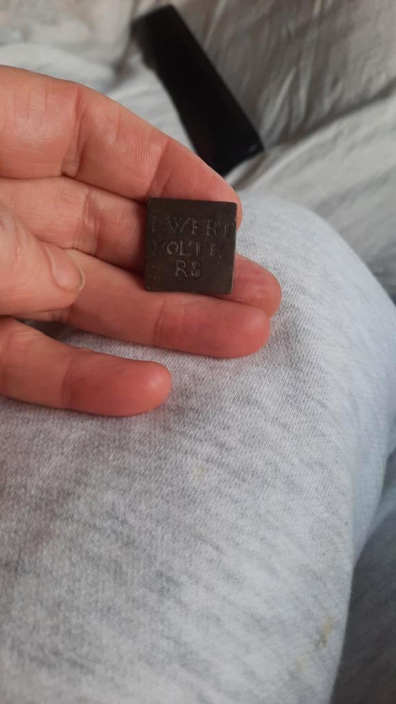 Oude vierkante munt - Ewert Wolff R.S., Antiek en Kunst, Antiek | Overige Antiek, Ophalen of Verzenden