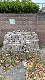 Stapel stenen, Tuin en Terras, Ophalen, Zo goed als nieuw, Beton, Klinkers