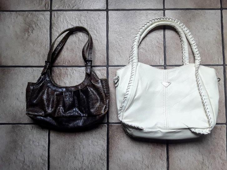 2 Dames tassen samen € 10,=, Sieraden, Tassen en Uiterlijk, Tassen | Damestassen, Gebruikt, Overige typen, Overige kleuren, Ophalen of Verzenden
