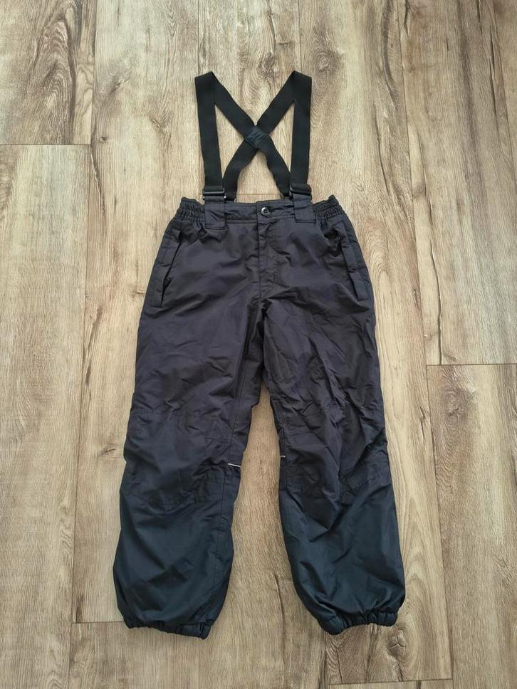 Mooie zwarte skibroek met bretels, mt 128. Buitenspeelbroek., Kinderen en Baby's, Kinderkleding | Maat 128, Zo goed als nieuw