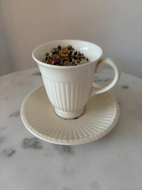Wedgwood Conway kop en schotel, Verzamelen, Porselein, Kristal en Bestek, Zo goed als nieuw, Kop en/of schotel, Porselein, Ophalen of Verzenden
