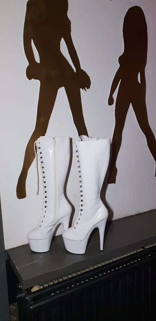 SEXY LAK LAARZEN MET RITS EN VETER NIEUW MAAT 37, Kleding | Dames, Schoenen, Nieuw, Zwart, Ophalen of Verzenden