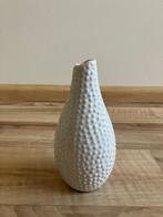 Kleine Witte Lange Vaas, Wit, Aardewerk of Porselein, Ophalen of Verzenden, Zo goed als nieuw