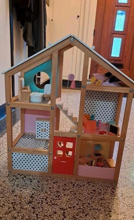 hema houten poppenhuis, Kinderen en Baby's, Speelgoed | Poppenhuizen, Zo goed als nieuw, Ophalen