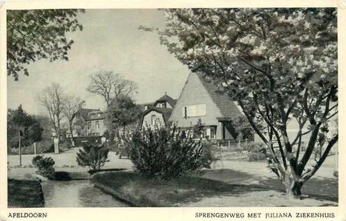 (300-456-011) Apeldoorn Sprengenweg met Juliana Ziekenhuis, Verzamelen, Ansichtkaarten | Nederland, Gelderland, Verzenden