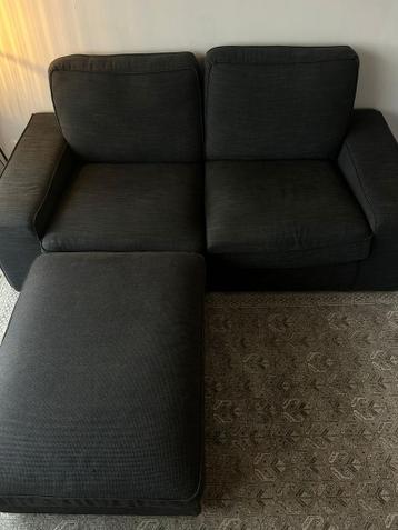 Kivik tweezitsbank + hocker / poef - afbeelding 4