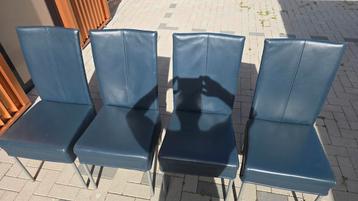 4 met blauw leder beklede keukentafel stoelen  beschikbaar voor biedingen