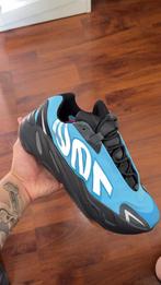 Adidas Yeezy 700 MNVN Cyan 42,5, Kleding | Heren, Schoenen, Ophalen of Verzenden, Zo goed als nieuw, Blauw, Sneakers of Gympen