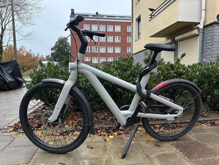 VanMoof A5 - Nieuwe Motor & Voorwiel, Fietsen en Brommers, Elektrische fietsen, Gebruikt, Vanmoof, 47 tot 51 cm, 50 km per accu of meer