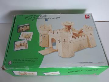 Houten kasteel Pintoy beschikbaar voor biedingen