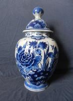 Blauwwitte dekselvaas bloeiende planten Porceleyne Fles 1941, Antiek en Kunst, Ophalen of Verzenden