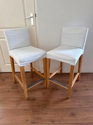 2x IKEA Barkrukken Hout met Stoffen Bekleding beschikbaar voor biedingen