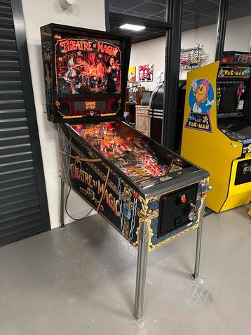 Prachtige flipperkast Bally Theatre Of Magic Pinball beschikbaar voor biedingen