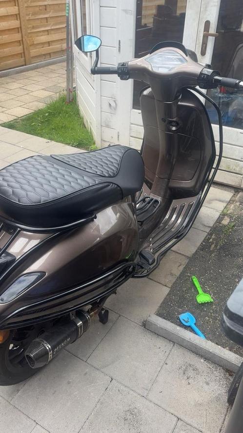 Vespa sprint 80cc 2016, Fietsen en Brommers, Scooters | Vespa, Zo goed als nieuw, Overige modellen, Maximaal 45 km/u, Benzine
