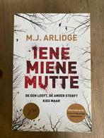 Iene Miene Mutte - M.J. Arlidge - Thriller, Boeken, Thrillers, Ophalen of Verzenden, Zo goed als nieuw, Europa overig