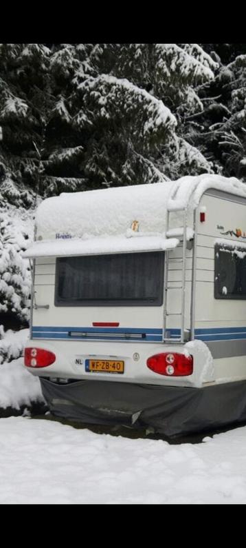 Sneeuwluifels beschikbaar voor biedingen