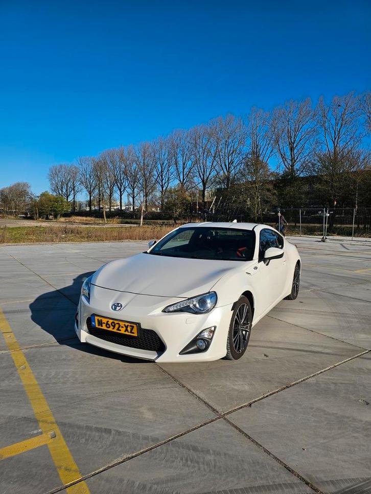 Toyota GT86 2.0 D-4s AUT 2015 Wit, Auto's, Toyota, Particulier, GT86, ABS, Achteruitrijcamera, Airbags, Airconditioning, Android Auto