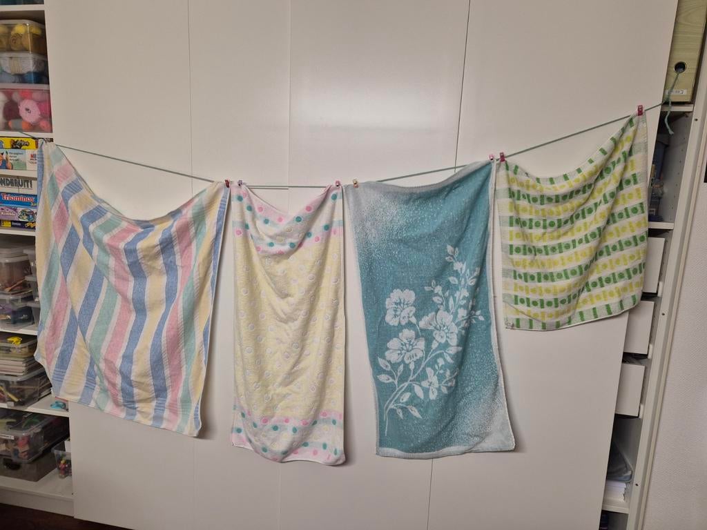 4 leuke vintage pastel handdoeken, Ophalen of Verzenden, Huis en Inrichting