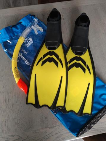 Snorkelset met flippers maat 40/41 - Zo goed als nieuw! beschikbaar voor biedingen
