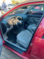 Volkswagen Golf 2.3 V5 125KW 2001 Rood, Auto's, Volkswagen, Voorwielaandrijving, 65 €/maand, Stof, 11 km/l